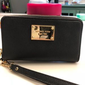 Michael Kors wristlet